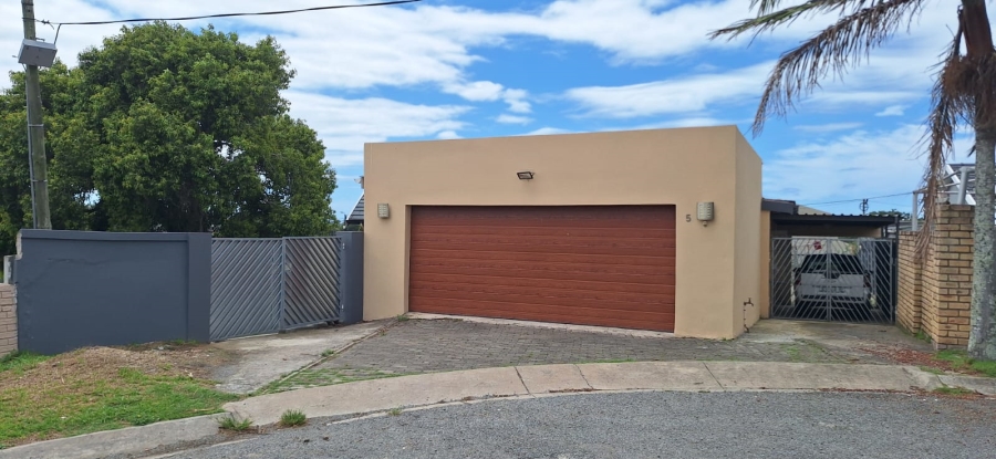 3 Bedroom Property for Sale in Amalinda Eastern Cape